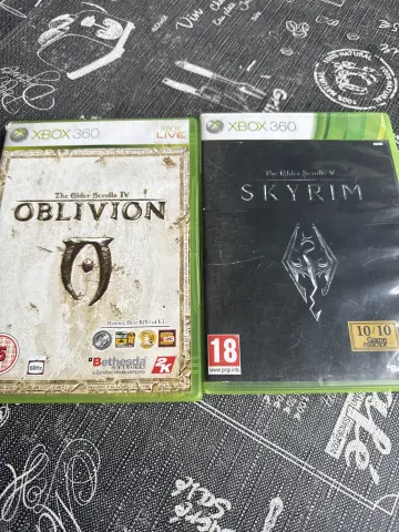 Xbox 360 Bundle - The Elder Scrolls IV: Oblivion, V: Skyrim cover
